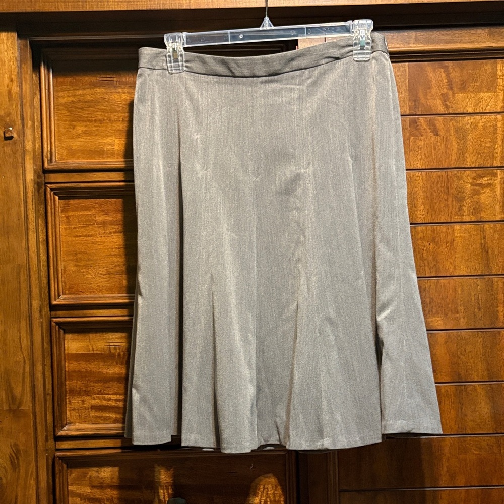 East 5th Gray Trumpet Skirt